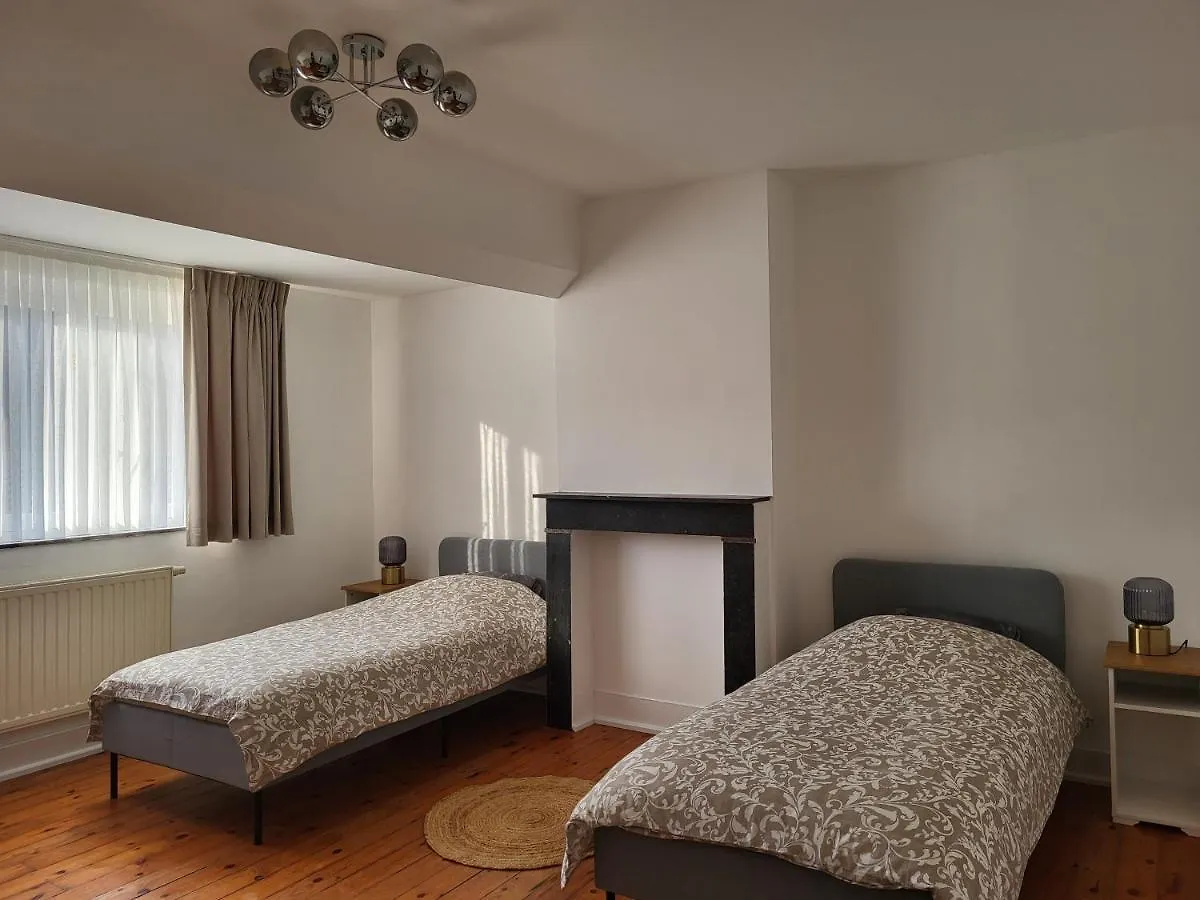 Brussels Bed & Blockchain Private Rooms With Shared Bathroom