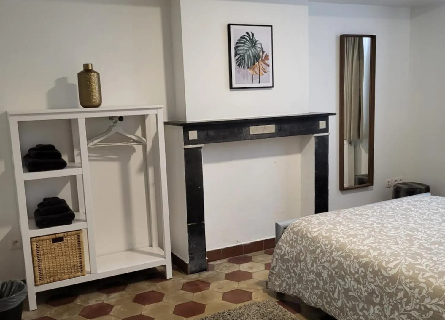Brussels Bed & Blockchain Private Rooms With Shared Bathroom 0*,  Belgio