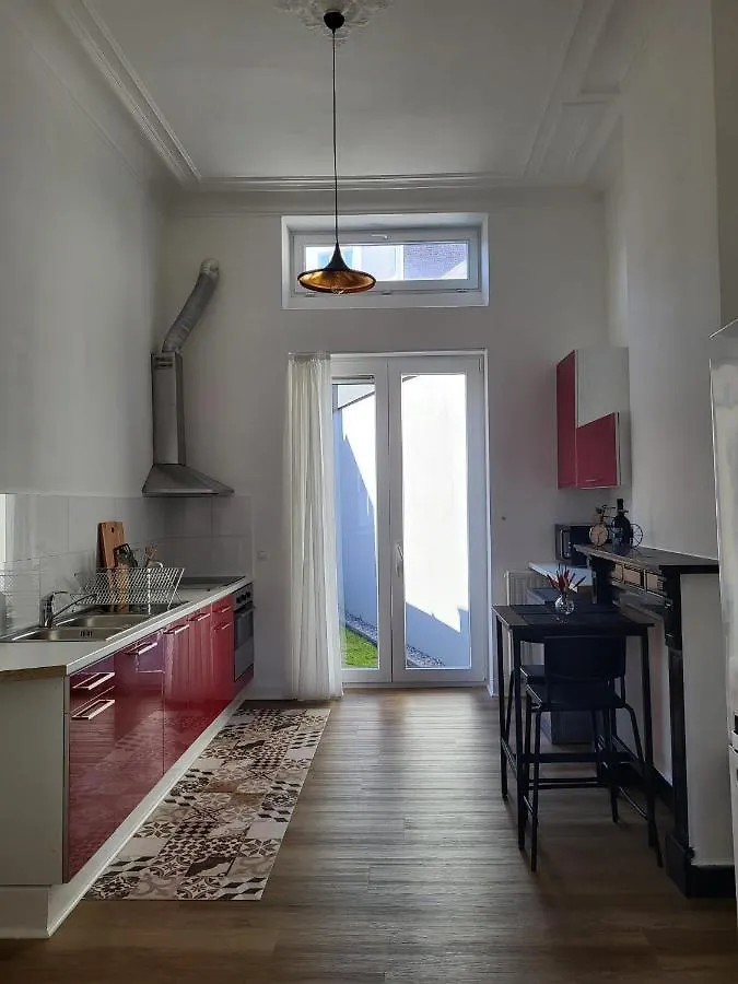 Brussels Bed & Blockchain Private Rooms With Shared Bathroom Pensjonat