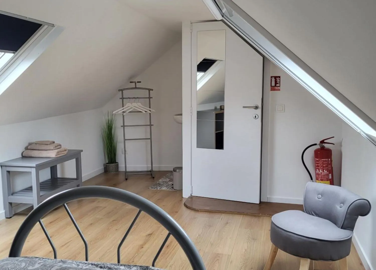 Pensjonat Brussels Bed & Blockchain Private Rooms With Shared Bathroom Belgia
