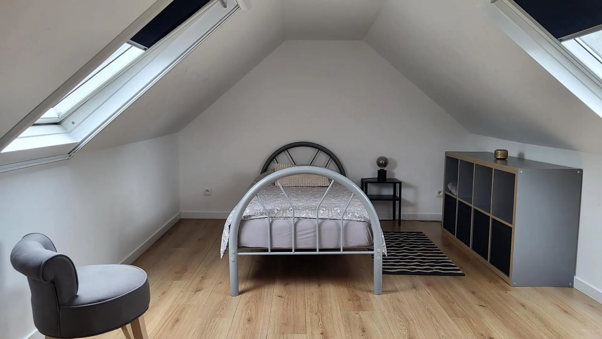 Pensjonat Brussels Bed & Blockchain Private Rooms With Shared Bathroom